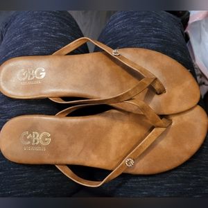 GBG Los Angeles Womens Flip Flops Size 8
